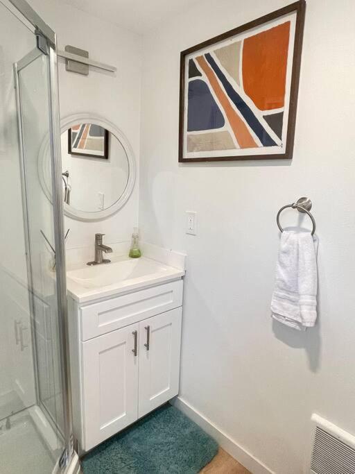 New Private Tiny Home Near Greenlake/Lightrail/I-5 ซีแอตเทิล ภายนอก รูปภาพ